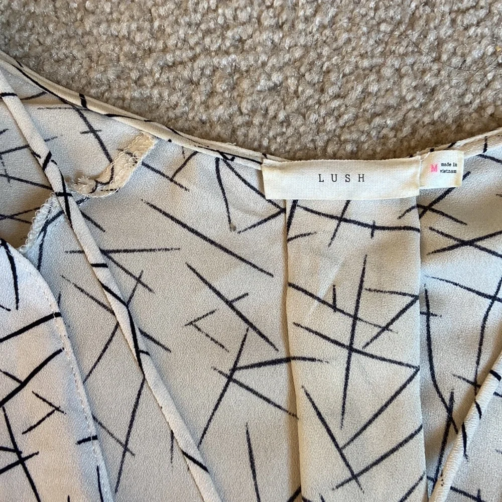 Lush Blouse - Picture 3 of 5